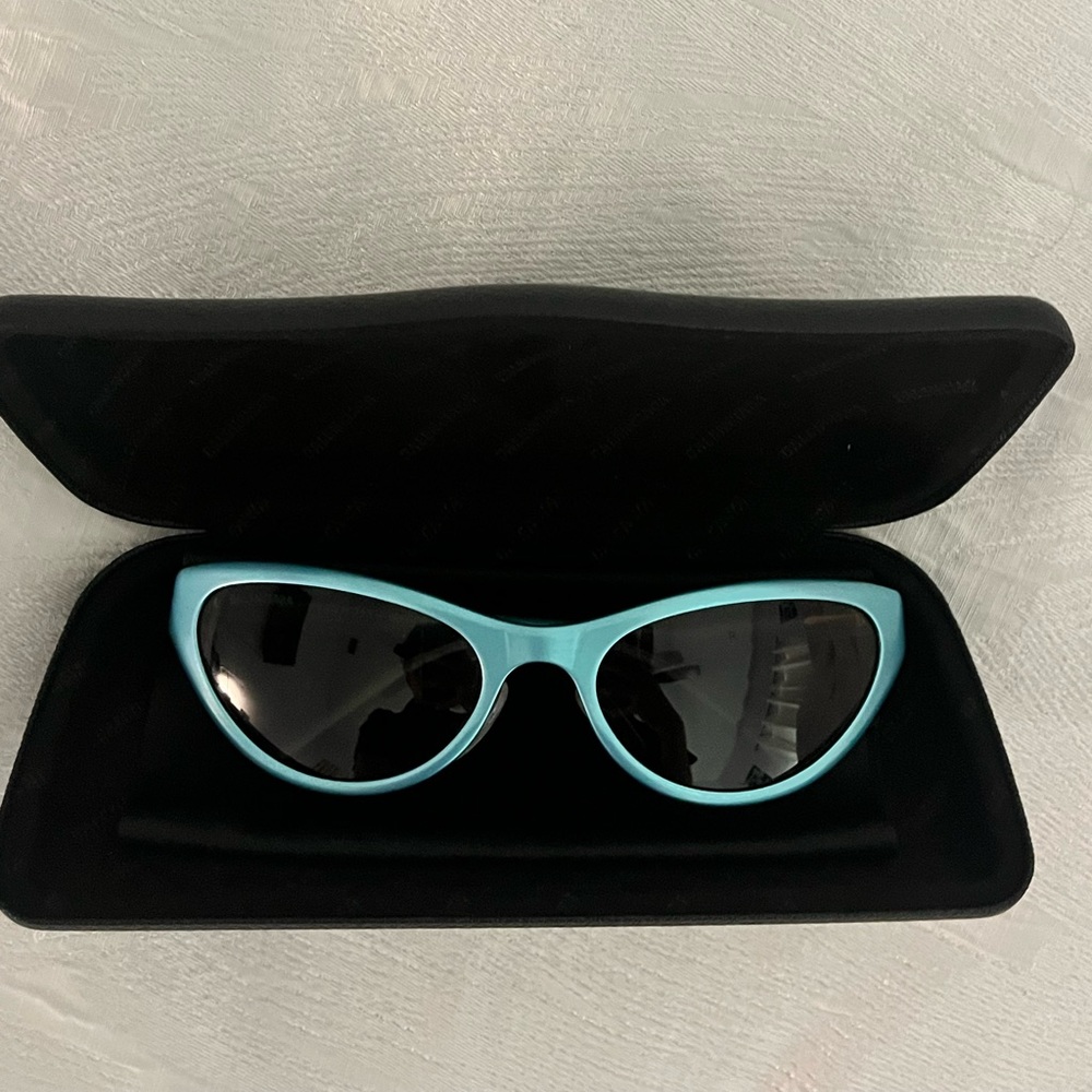 Blue balenciaga sunglasses - Picture 3 of 3